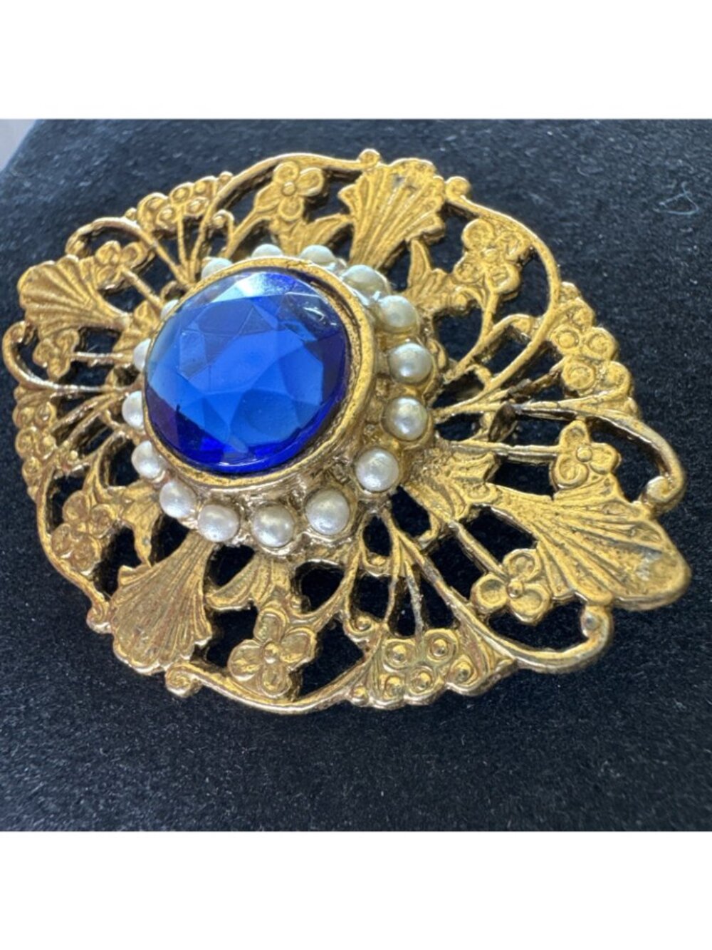 Vtg Gold-Tone Brooch Blue Faceted Glass Stone Faux Pearl Accents Floral Filigree - Picture 11 of 11